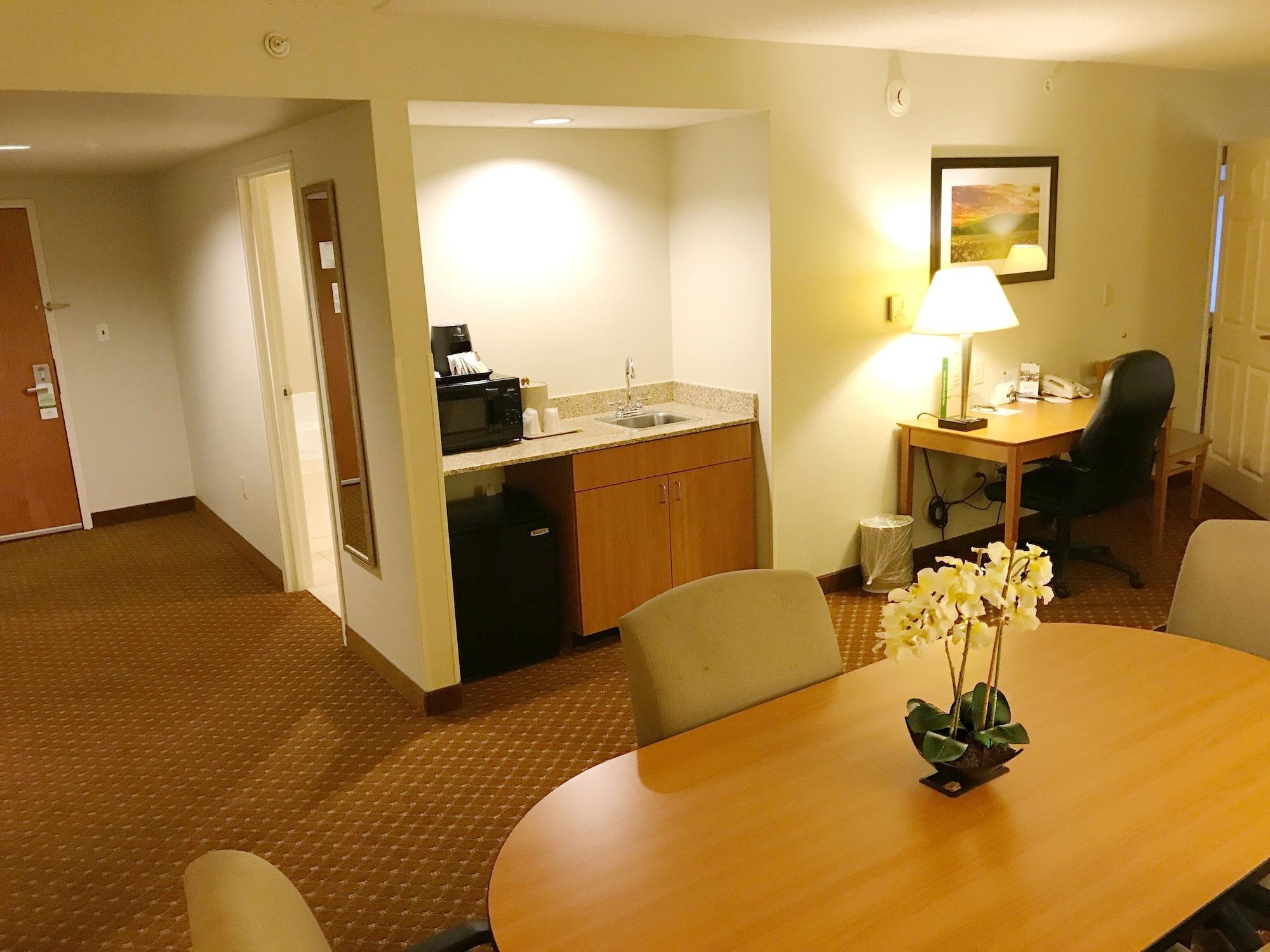 Wingate By Wyndham Louisville East Екстер'єр фото