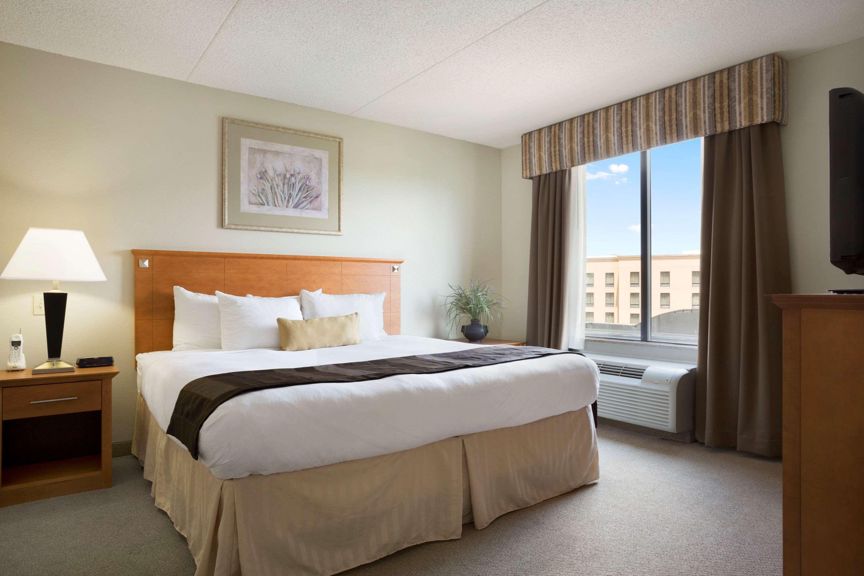 Wingate By Wyndham Louisville East Екстер'єр фото