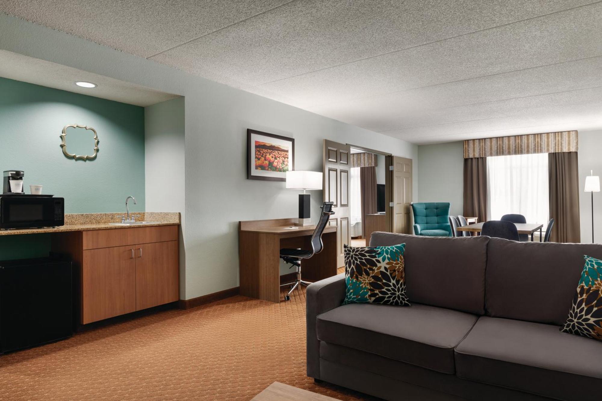 Wingate By Wyndham Louisville East Екстер'єр фото