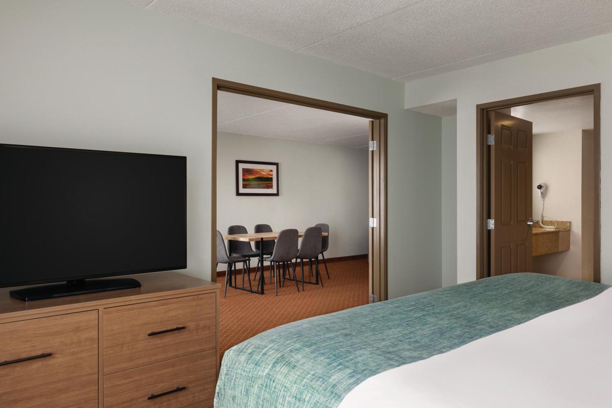 Wingate By Wyndham Louisville East Екстер'єр фото