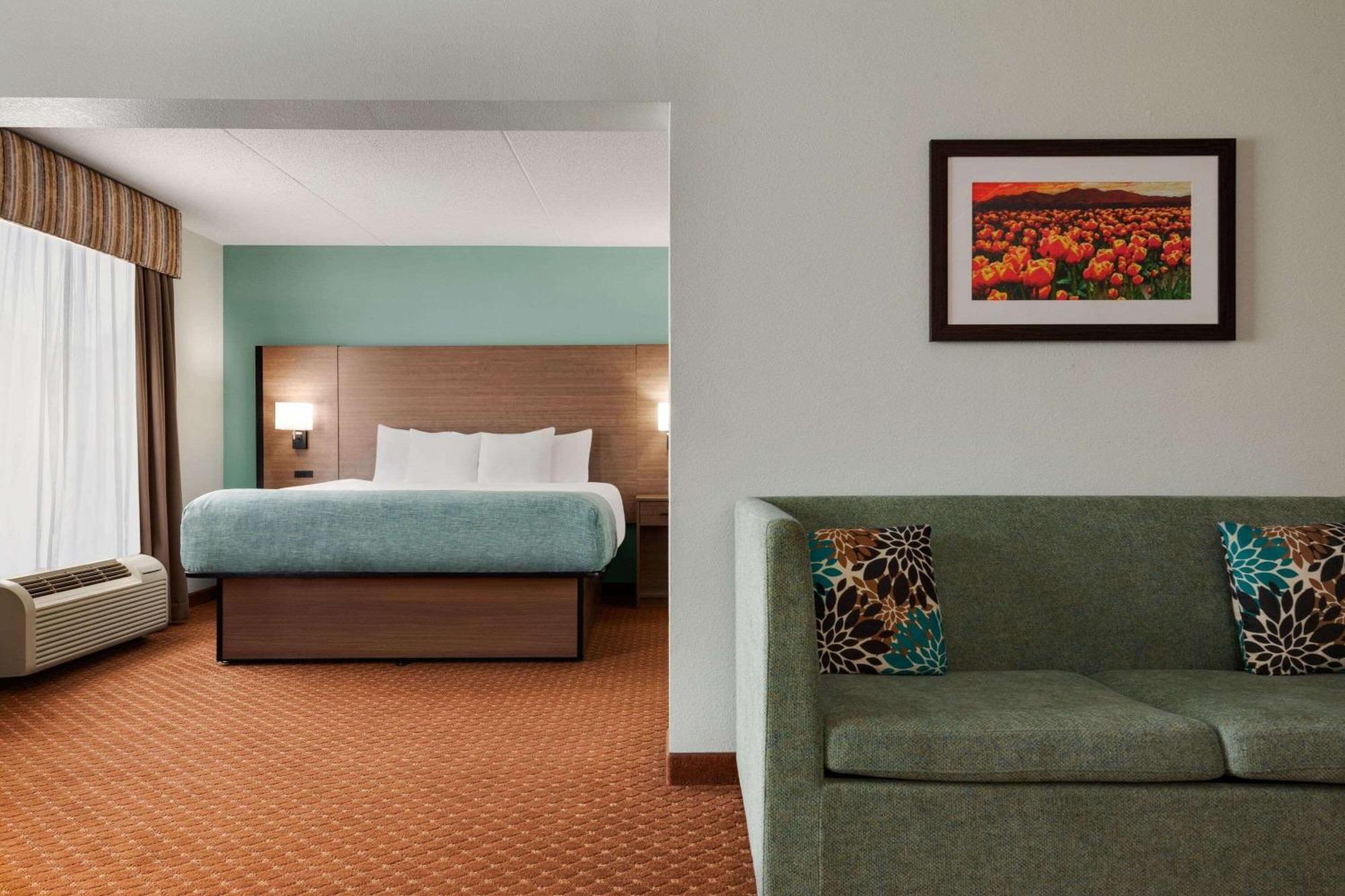 Wingate By Wyndham Louisville East Екстер'єр фото