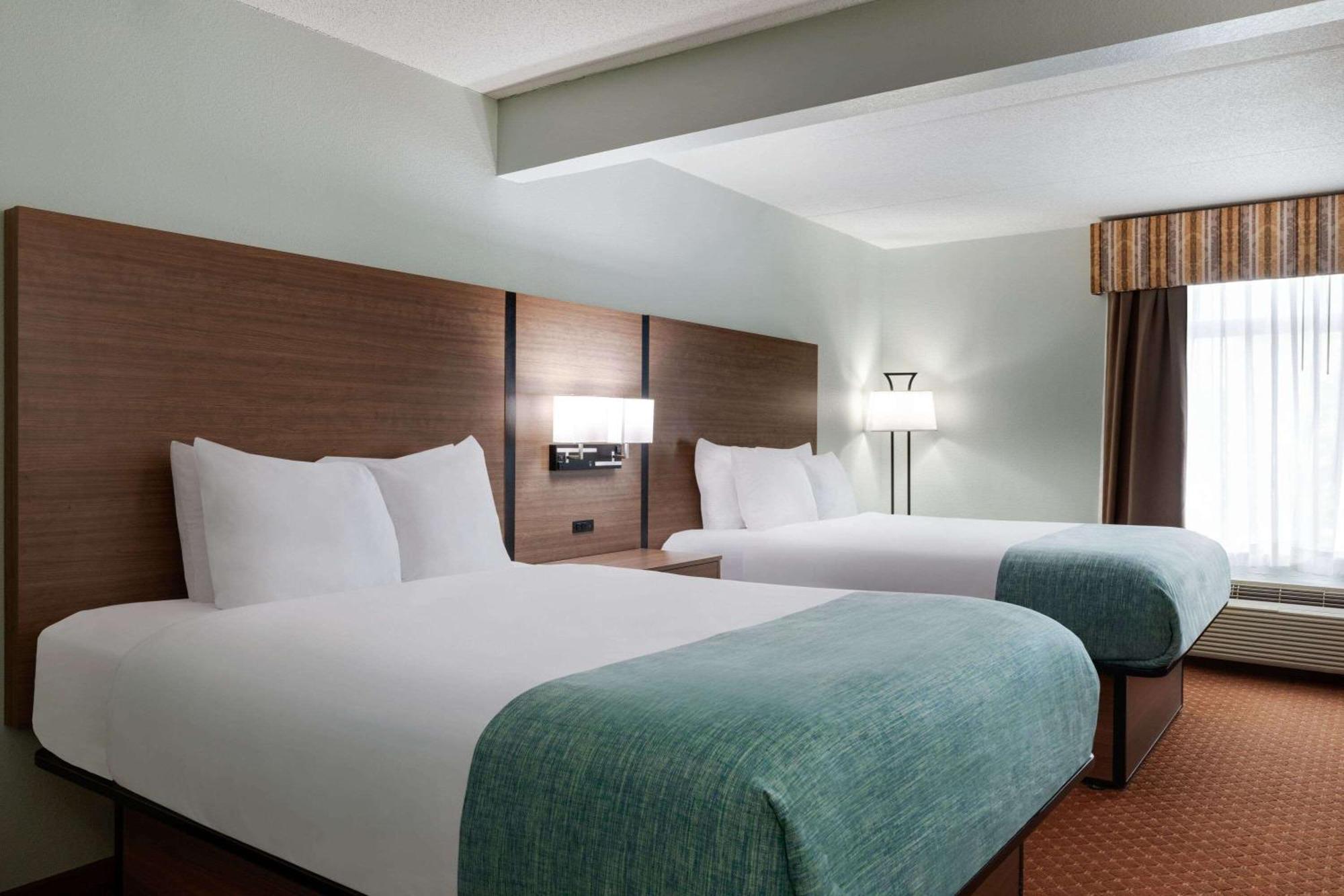 Wingate By Wyndham Louisville East Екстер'єр фото